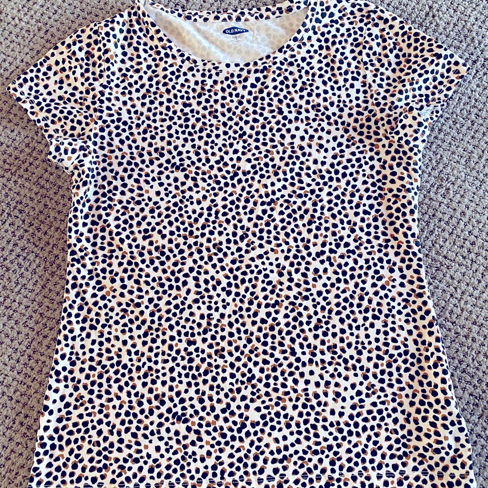Old Navy Slim Fit Chetah T-shirt - Picture 1 of 4